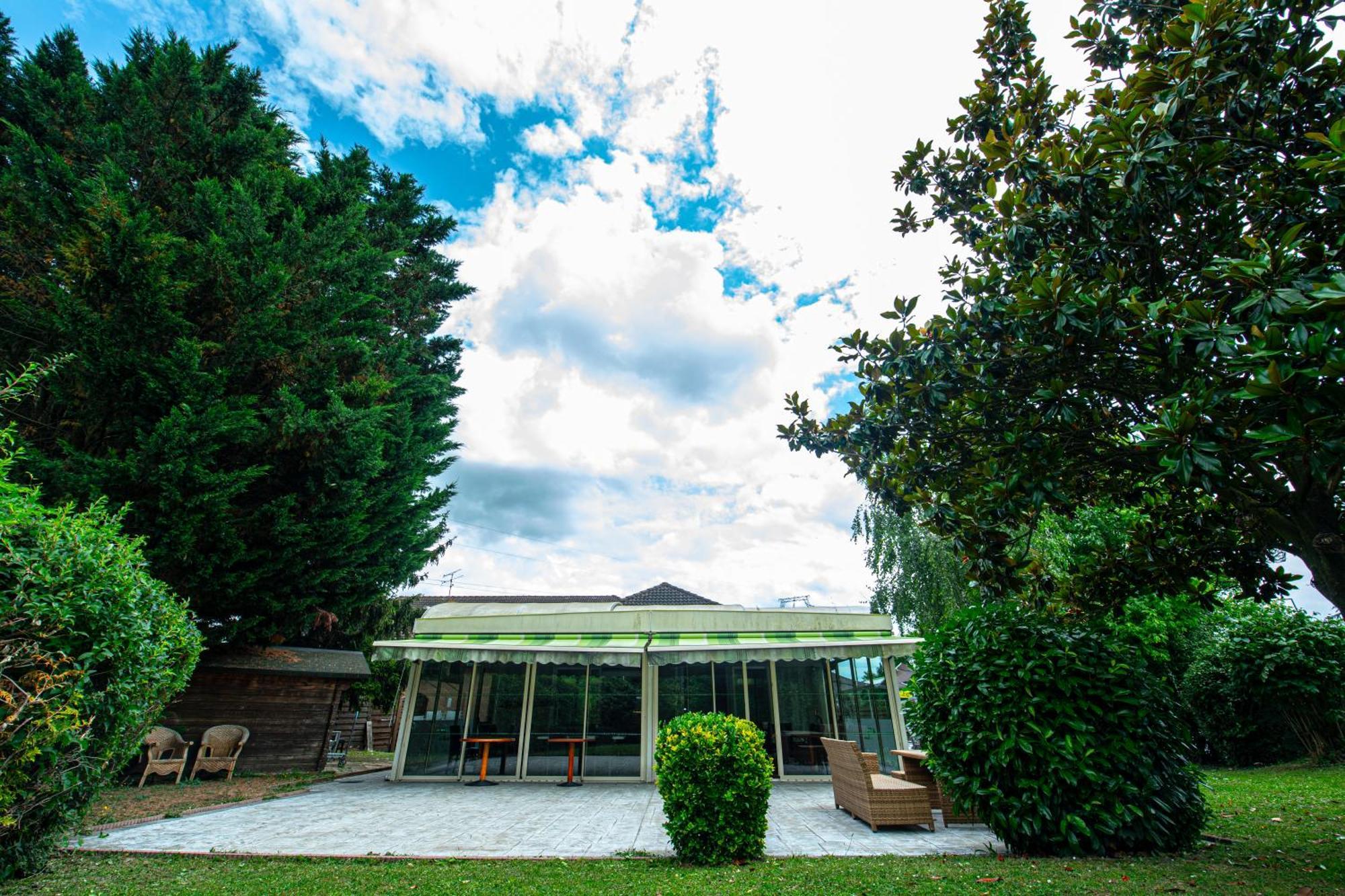 Logis Hotel - Le Relais Du Parisis Villeparisis Εξωτερικό φωτογραφία