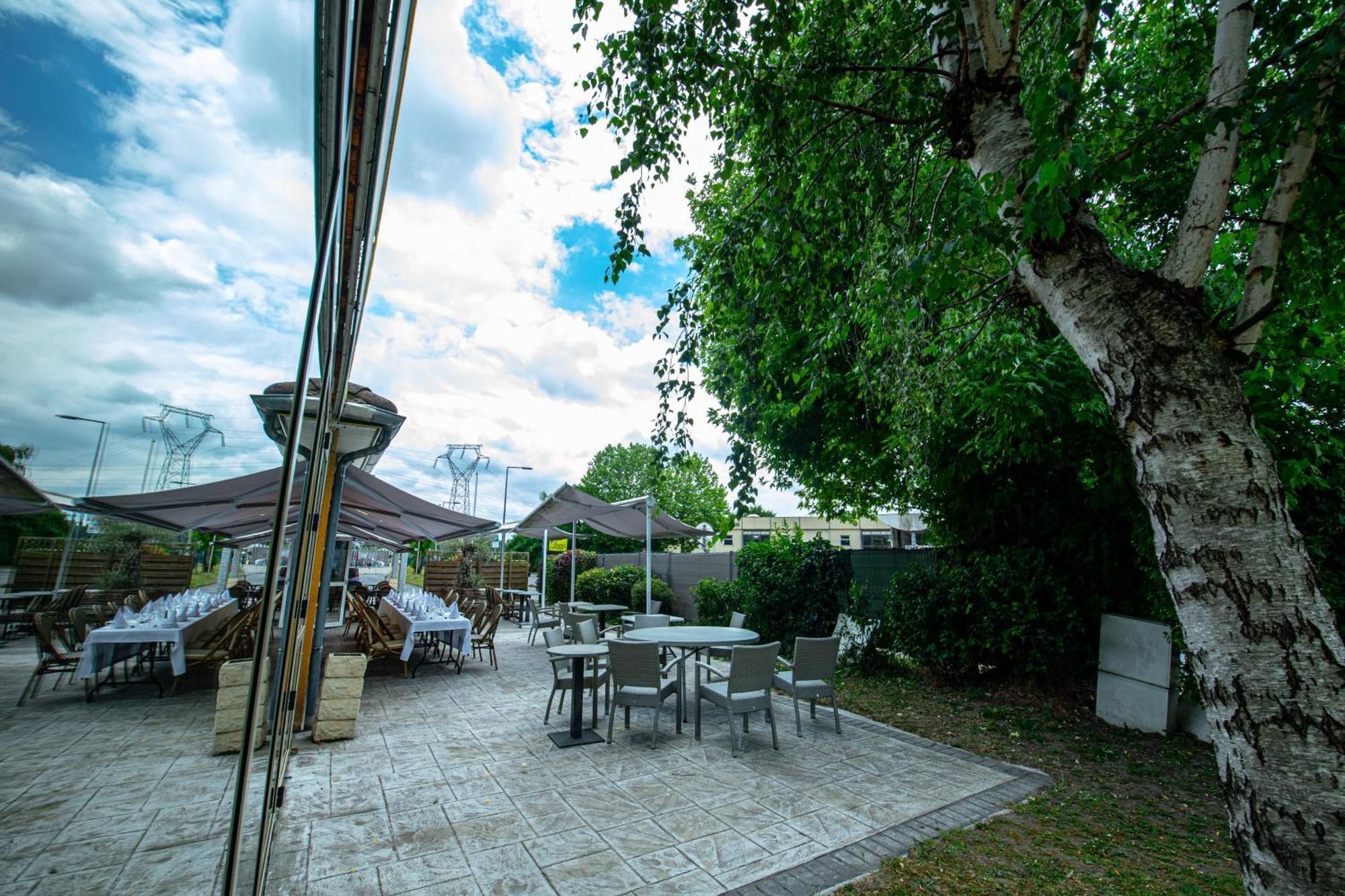 Logis Hotel - Le Relais Du Parisis Villeparisis Εξωτερικό φωτογραφία
