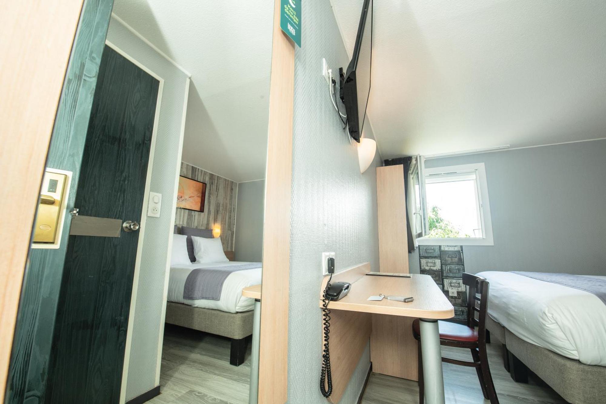 Logis Hotel - Le Relais Du Parisis Villeparisis Εξωτερικό φωτογραφία