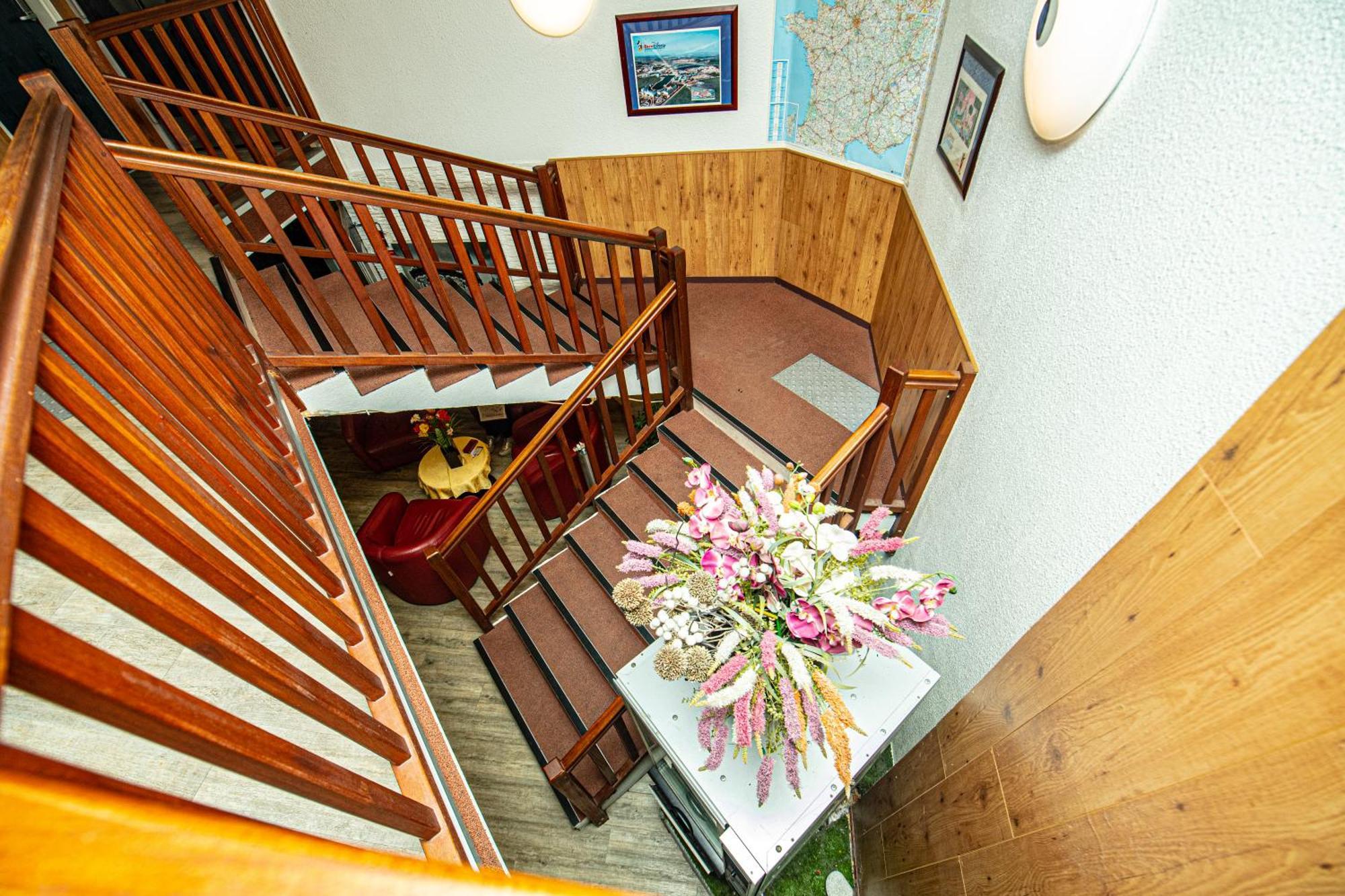 Logis Hotel - Le Relais Du Parisis Villeparisis Εξωτερικό φωτογραφία