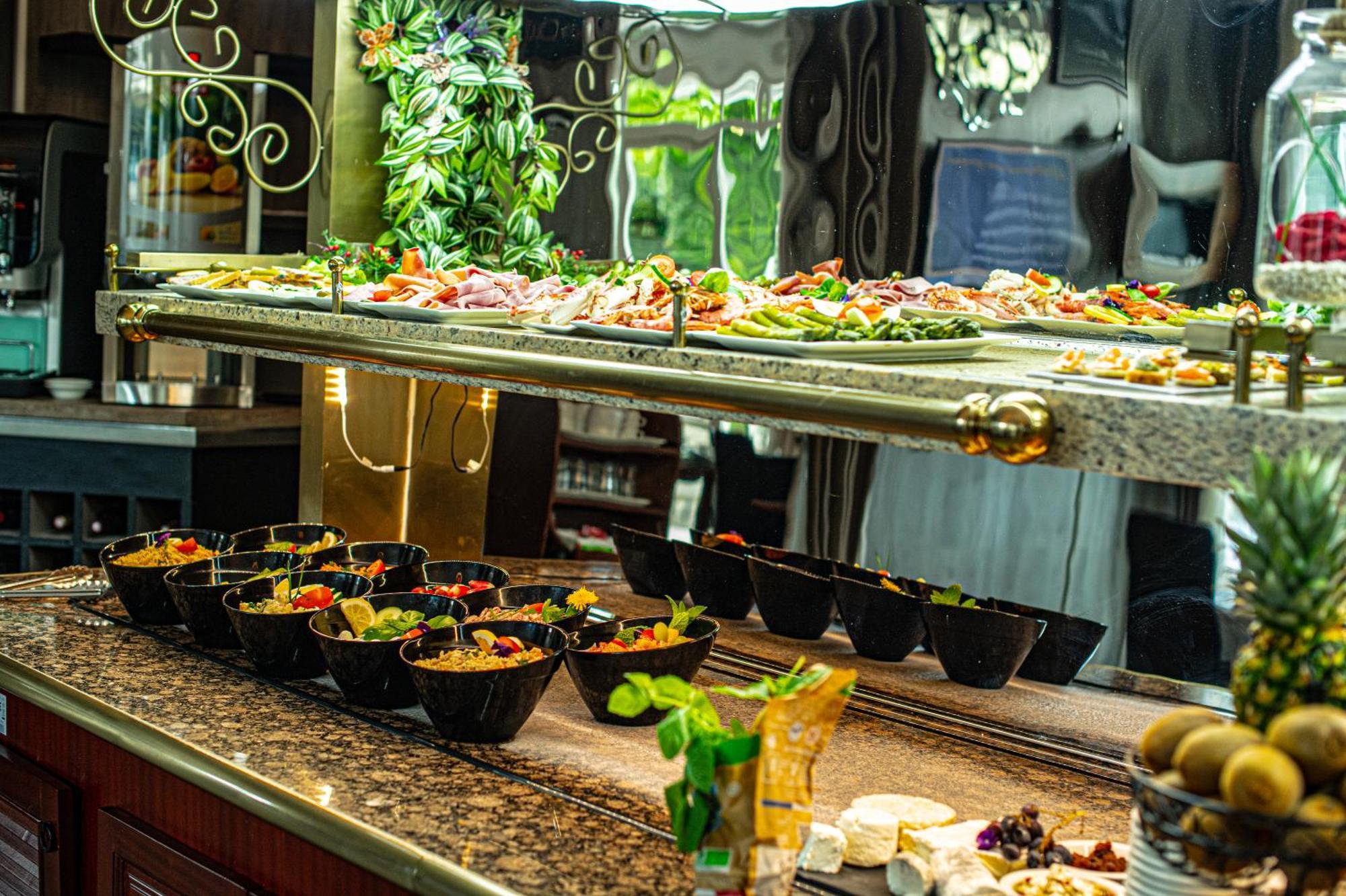 Logis Hotel - Le Relais Du Parisis Villeparisis Εξωτερικό φωτογραφία