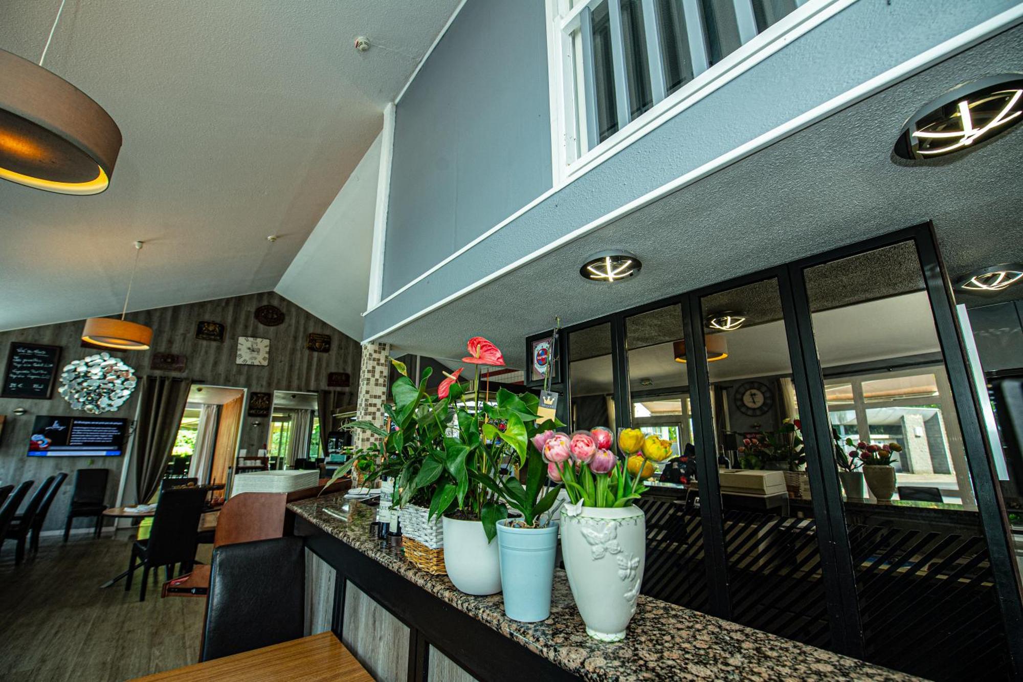 Logis Hotel - Le Relais Du Parisis Villeparisis Εξωτερικό φωτογραφία